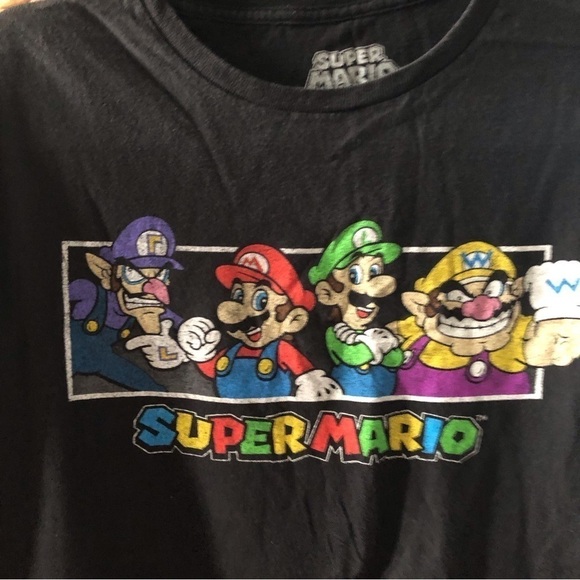 Mario Brothers black short sleeve graphic tee in size L - Picture 3 of 6